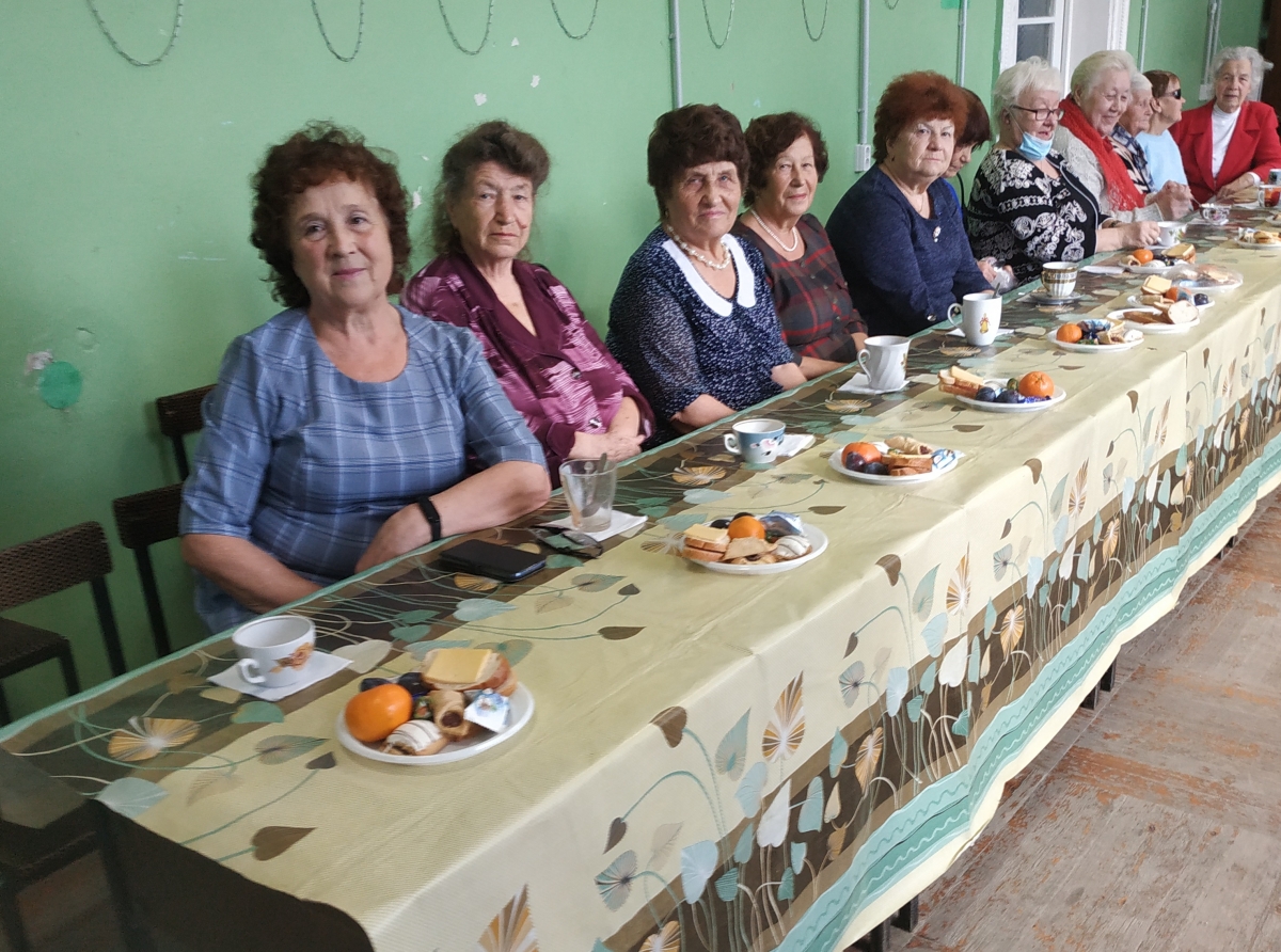 Ветераны весело отметили праздник